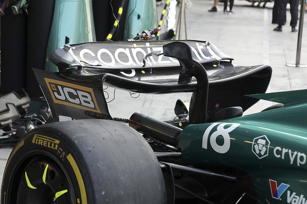 Alerón trasero Aston Martin Racing AMR23