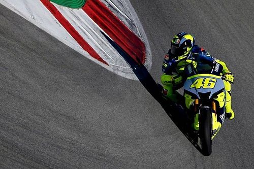 Valentino Rossi Kembali ke Motor dengan Bagnaia