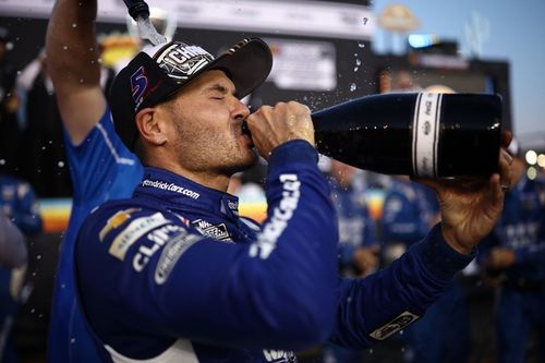 Kyle Larson gana el t&iacute;tulo de NASCAR Cup 2025; Blaney se impone en Phoenix