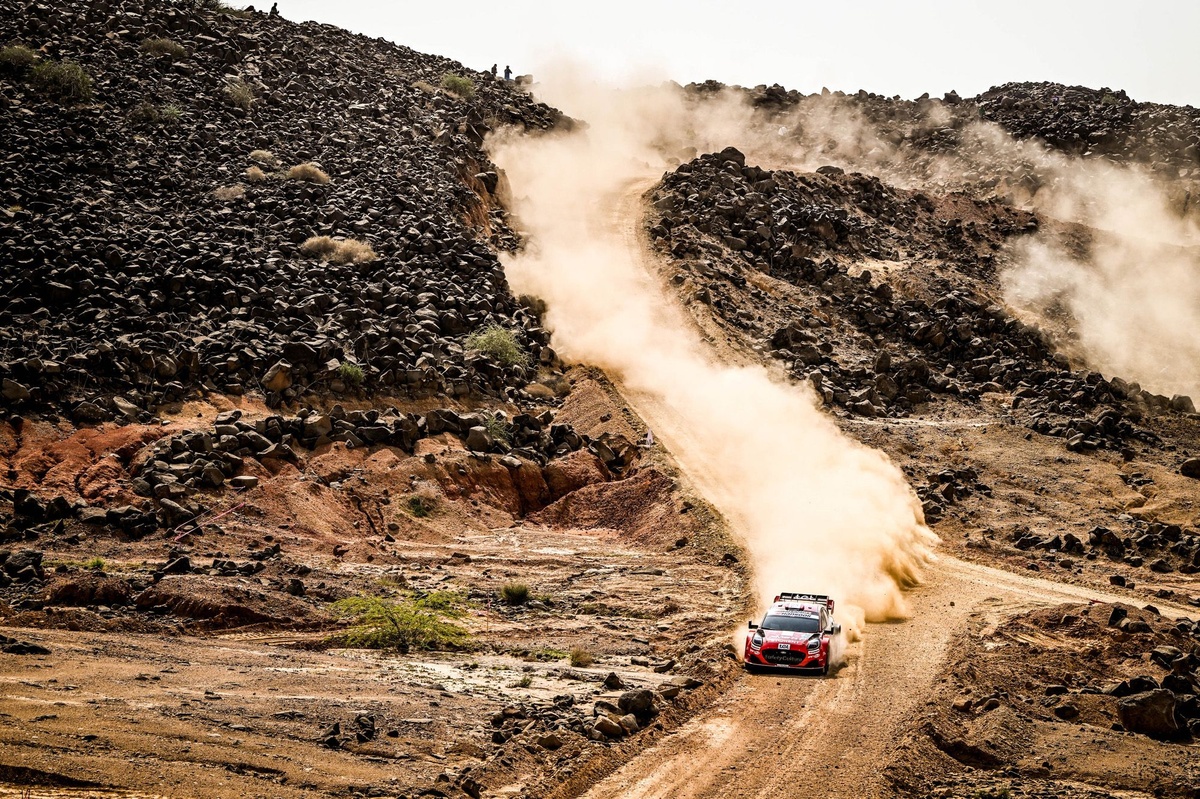 WRC Saudi Arabia: Sesks claims lead, Rovanpera suffers puncture  