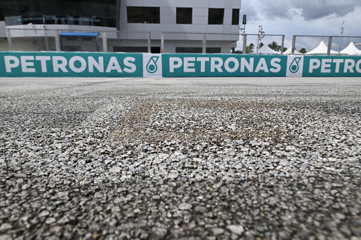 MotoGP Riders Express Concerns Over Sepang Track Conditions