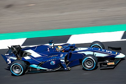 F2 Silverstone: Albon kazandı, Russell pitte sorun yaşadı