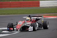 Ilott logr&oacute; imponerse en la tercera carrera de Silverstone