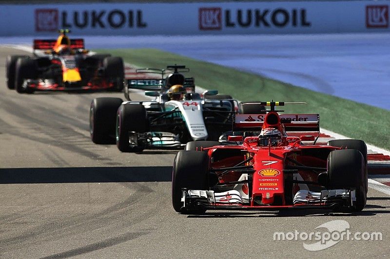 Kimi Raikkonen, Ferrari SF70H, Lewis Hamilton, Mercedes AMG F1 W08, Max Verstappen, Red Bull Racing RB13