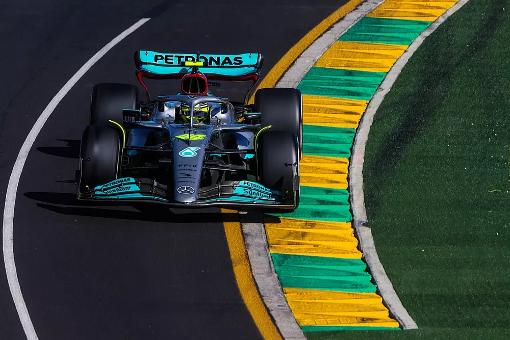 Lewis Hamilton, Mercedes W13