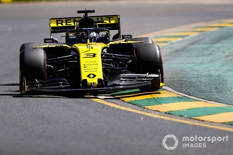 Ricciardo “garip” bir emniyet kemeri sorunu yaşamış