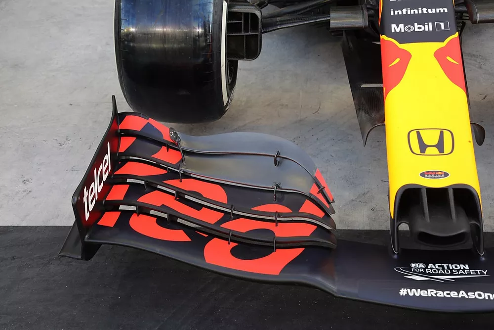 Detalle del aler&oacute;n delantero del Red Bull Racing RB16B 
