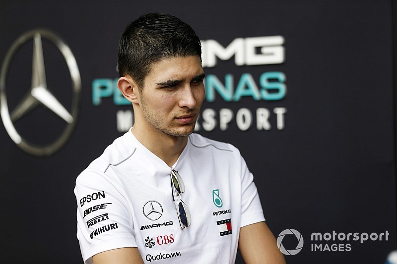 〝F1浪人〟の1年は「間違いなくオコンを精神的に苦しめる」とペレス