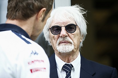 Bernie Ecclestone: Von Liberty Media in Anzug und Krawatte gefeuert