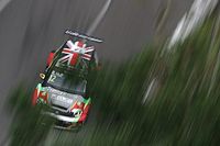 Rob Huff arrebata la pole en los últimos instantes 