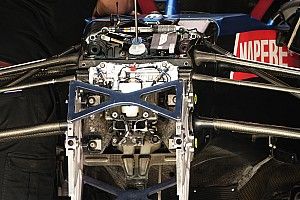 Alonso y Ocon, con diferente suspensi&oacute;n delantera en el Alpine