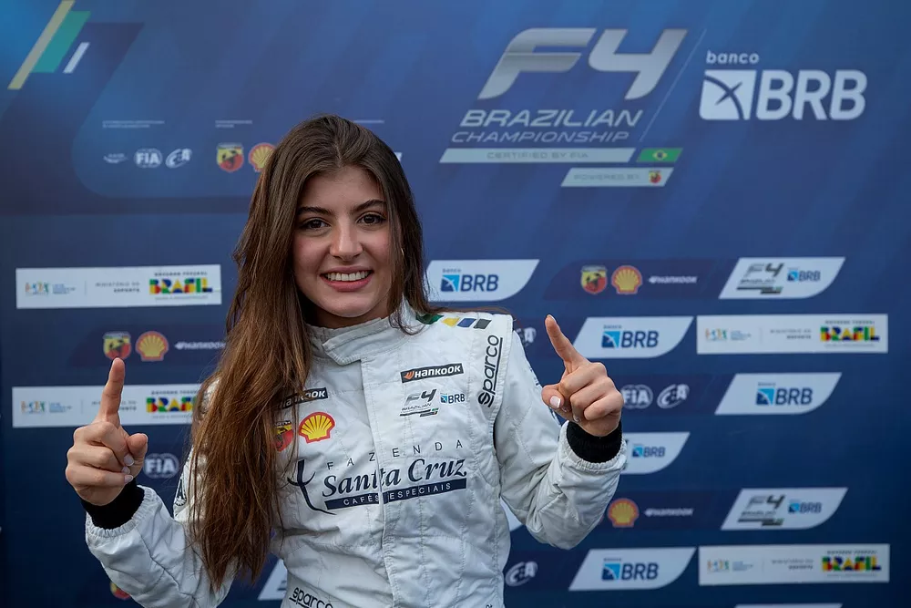 Cec&iacute;lia Rabelo
