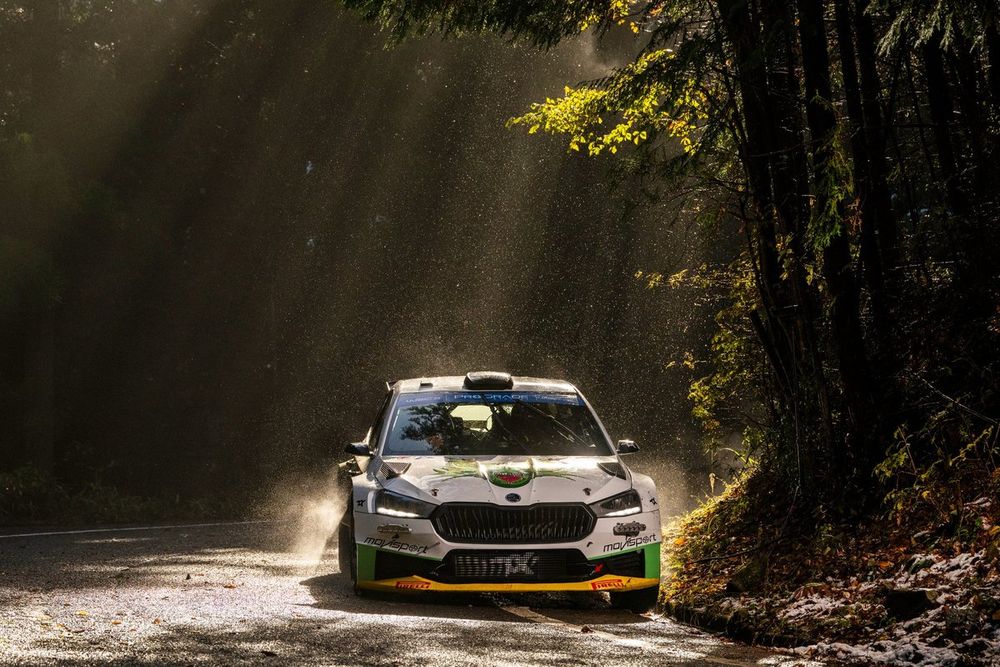 峠最速？ “藤原とうふ店”シュコダ駆るWRC2グリアジン、ラリージャパン