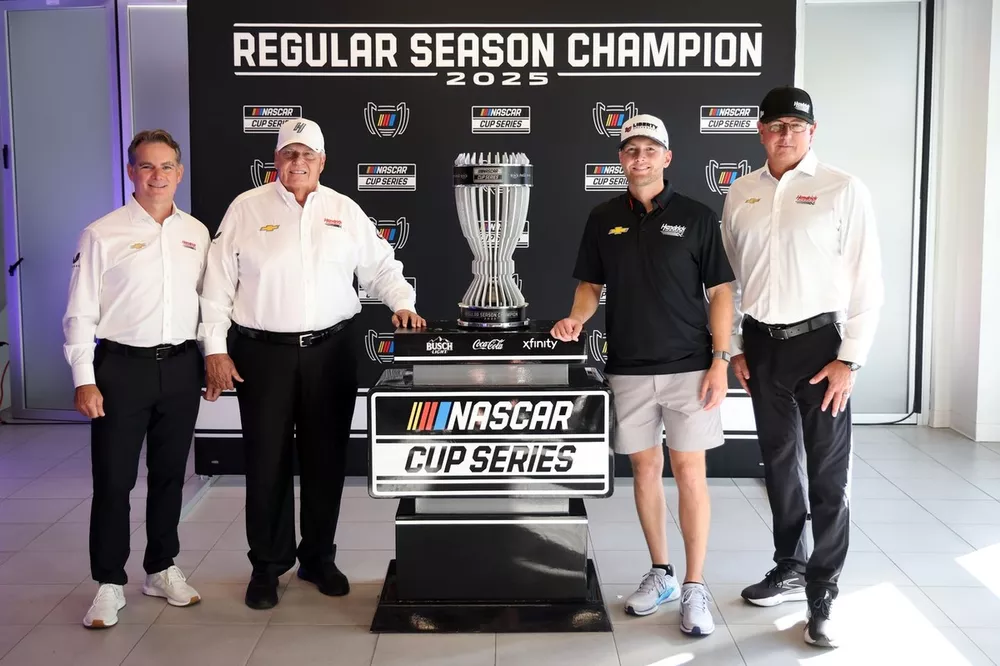 Jeff Gordon, Rick Hendrick, William Byron, Jeff Andrews, Hendrick Motorsports