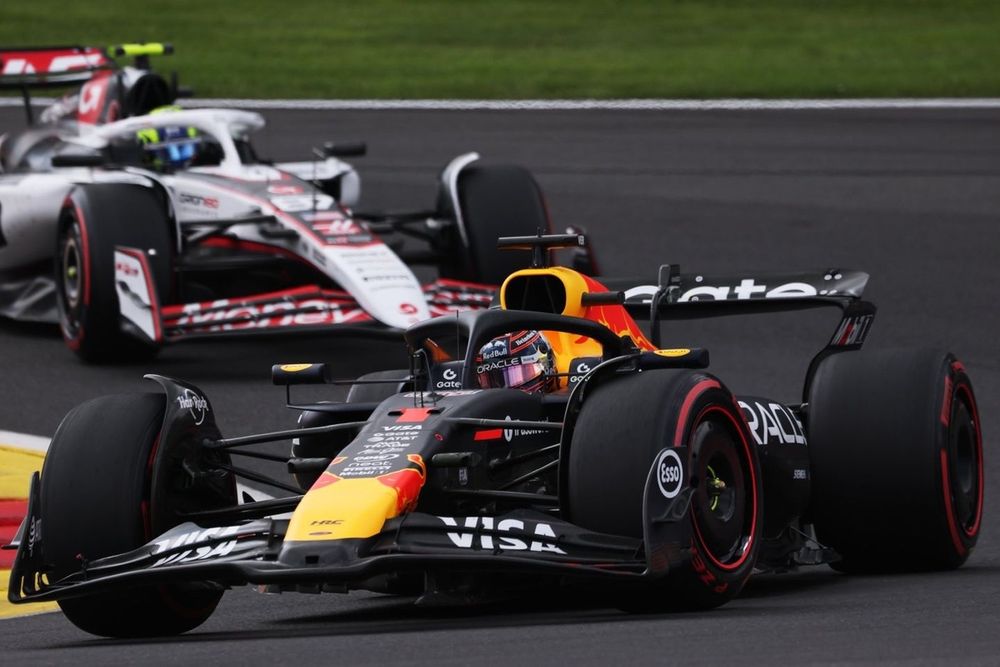Max Verstappen, Red Bull Racing, Oliver Bearman, Haas F1 Team