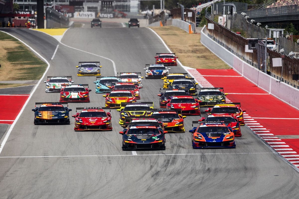 Ferrari Challenge | Hirsiger, Ryndziewicz e Skrimpias trionfano a Barcellona