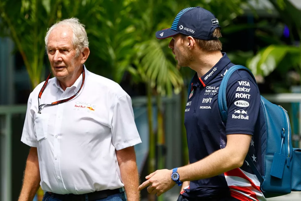 Max Verstappen, Red Bull Racing, Helmut Marko, Consultant, Red Bull Racing