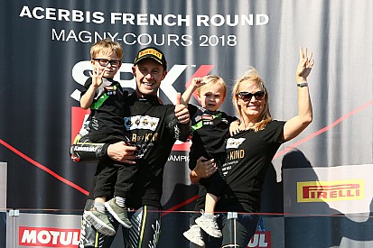 WSBK Magny-Cours: Rea oppermachtig naar vierde wereldtitel, Van der Mark P7