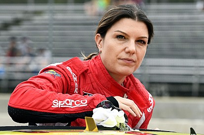 Katherine Legge fará estreia em oval da Nascar em Richmond