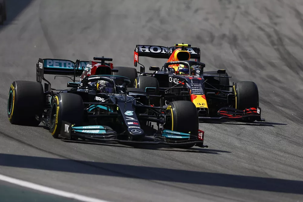 Lewis Hamilton, Mercedes W12, Max Verstappen, Red Bull Racing RB16B