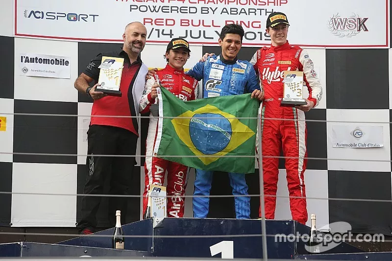 Enzo Fittipaldi e Igor Fraga en el podio
