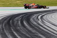 F1 - Verstappen celebra pole na casa da Red Bull e brinca sobre disputa: "Gostaria que fosse fácil de vez em quando"