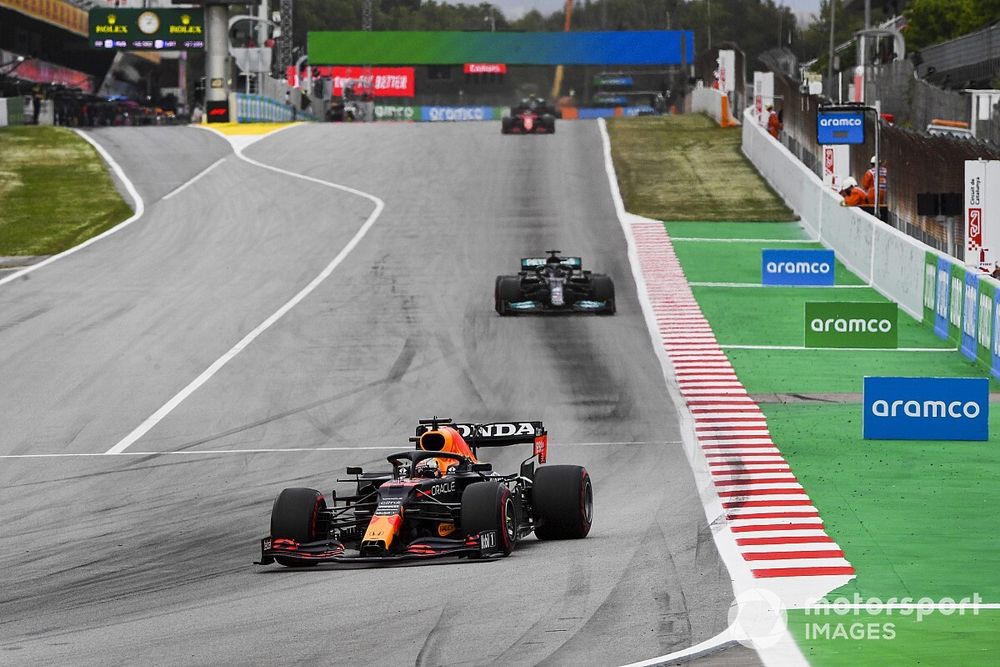 Max Verstappen, Red Bull Racing RB16B, Lewis Hamilton, Mercedes W12