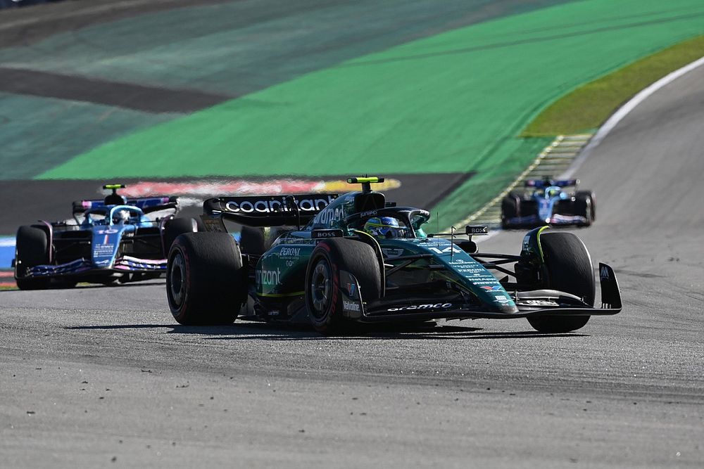 Fernando Alonso, Aston Martin AMR23, Pierre Gasly, Alpine A523