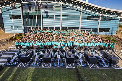 Hamilton ve Mercedes, Laureus'a aday gösterildi