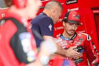 Bagnaia vuelve a quejarse de un neum&aacute;tico defectuoso: "No se puede hablar de eso"