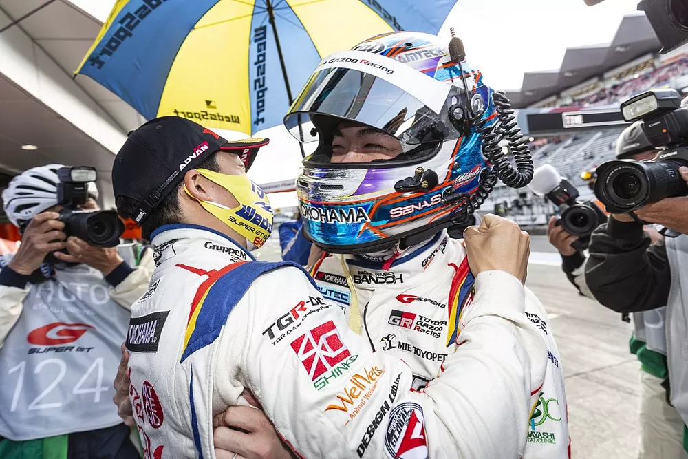 Yuji Kunimoto, Sena Sakaguchi, #19 WedsSport ADVAN GR Supra