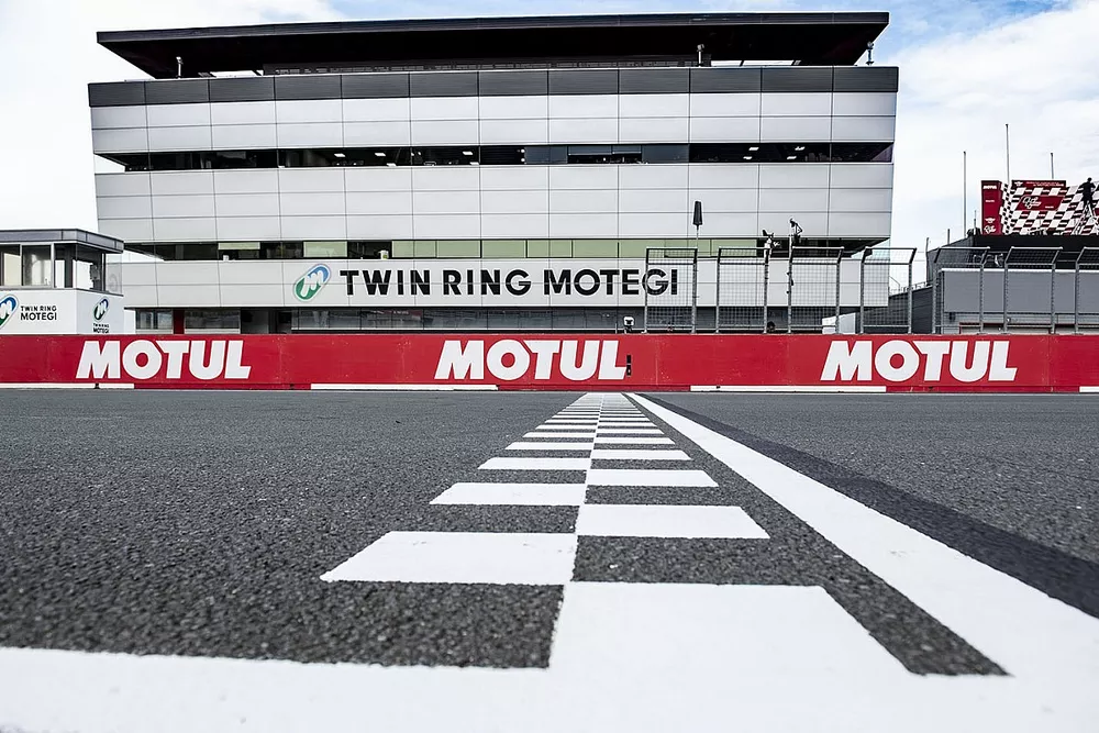La ligne de d&eacute;part/arriv&eacute;e du circuit de Motegi