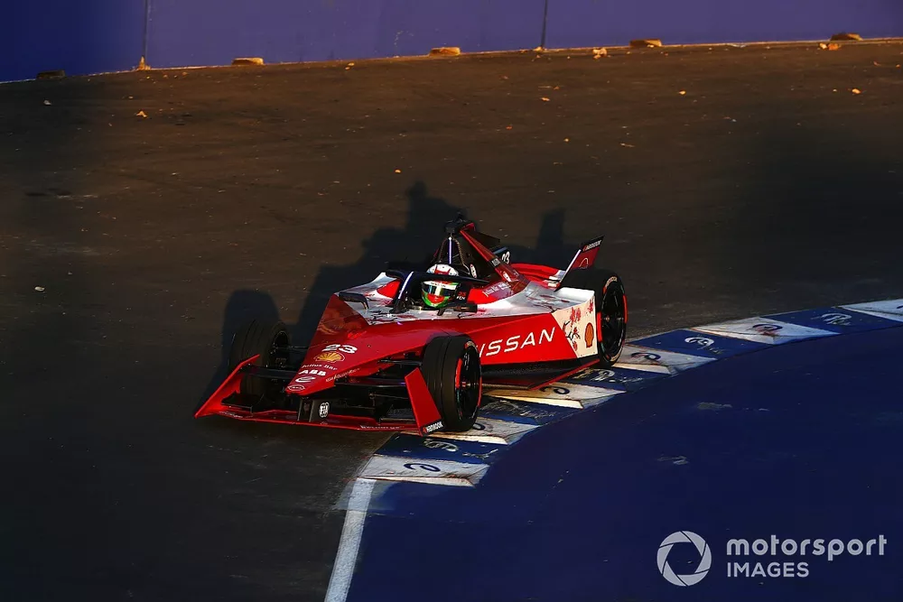 Sacha Fenestraz, Nissan Formula E Team, Nissan e-4ORCE 04