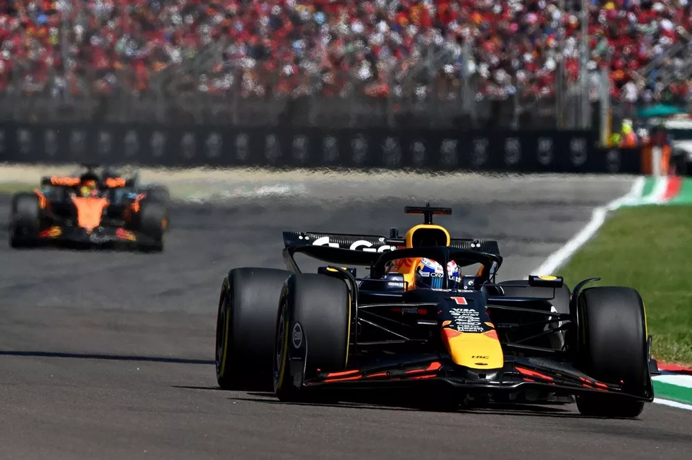 Max Verstappen, Red Bull Racing, Oscar Piastri, McLaren