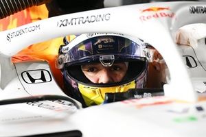 F1: Marko volta a elogiar Hadjar e faz comparação com Verstappen