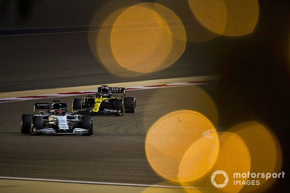 Daniil Kvyat, AlphaTauri AT01, Daniel Ricciardo, Renault F1 Team R.S.20