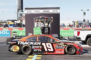 Truex odczarował Phoenix