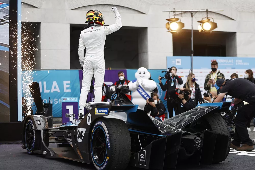Stoffel Vandoorne, Mercedes-Benz EQ, celebrates in parc ferme