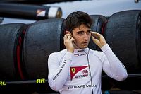 'Corazón roto en la carrera de casa', por Charles Leclerc