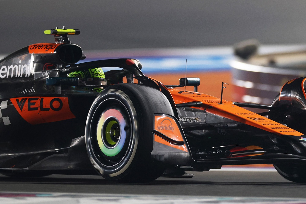 نوريس الأسرع أمام فيرستابن في تجارب أبوظبي الحرة الثانية وبياستري في المركز الحادي عشر