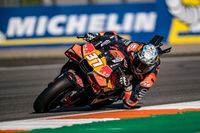 Acosta: "Quisiera tener una KTM medio segundo m&aacute;s r&aacute;pida en Sepang; falta bastante"
