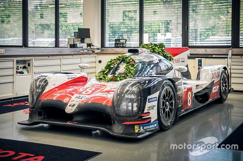 La Toyota victorieuse au Mans de retour à Cologne