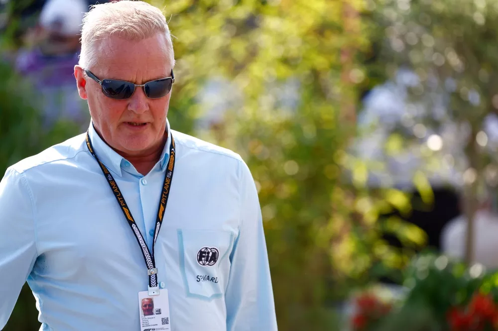 Johnny Herbert, comiss&aacute;rio de bordo da FIA
