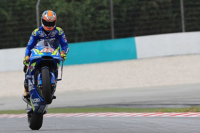 Rins leader de la journée... avec la moto qui a pris feu hier !