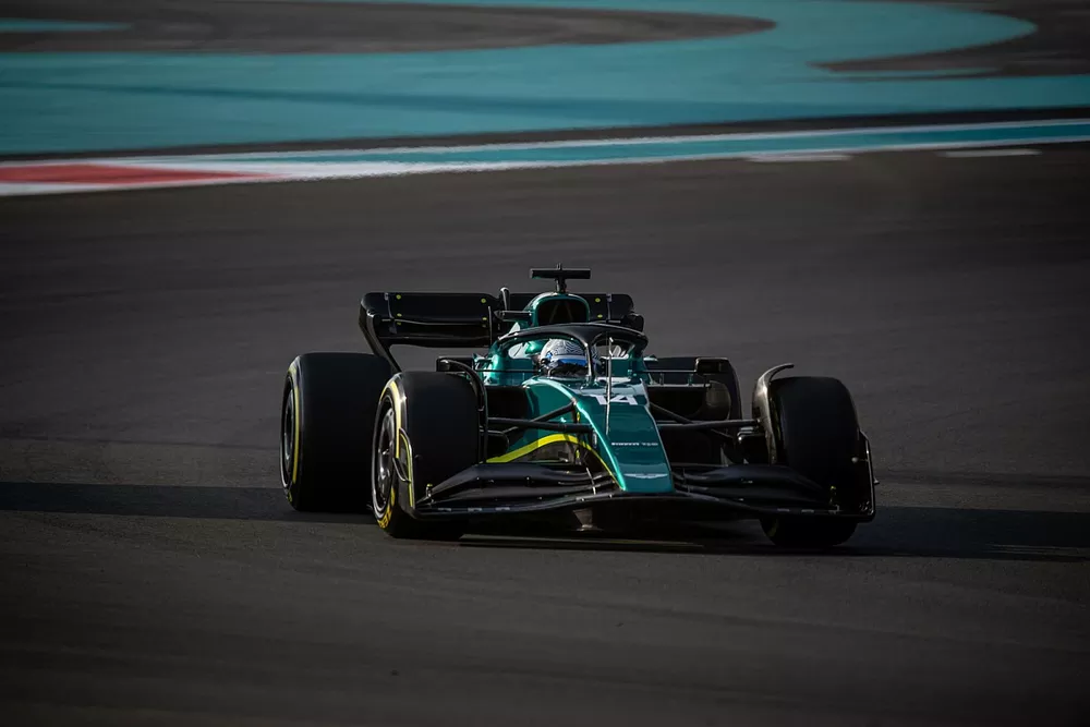 Fernando Alonso, Aston Martin AMR22 