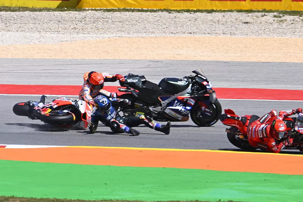 Marc Marquez, Repsol Honda Team, Miguel Oliveira, RNF MotoGP Racing, Francesco Bagnaia, Ducati Team crash 