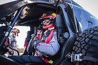 Sainz prefiere no responder a Al Attiyah tras la polémica con la FIA
