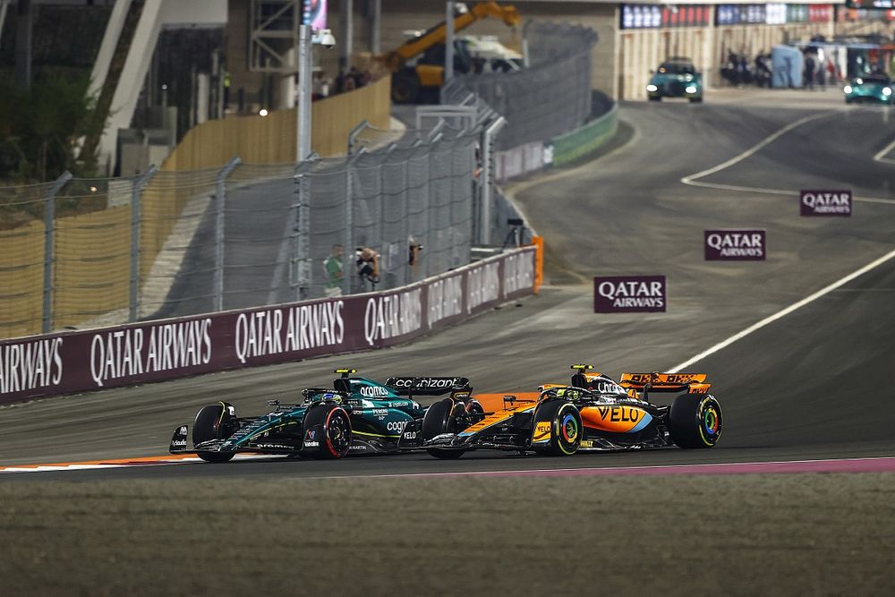 Fernando Alonso, Aston Martin AMR23, Lando Norris, McLaren MCL60
