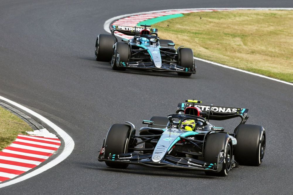 Lewis Hamilton, Mercedes F1 W15, George Russell, Mercedes F1 W15