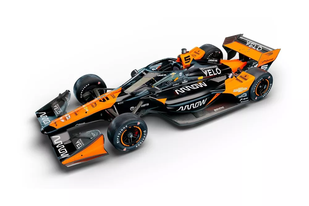 Decoraci&oacute;n del auto de Patricio O'Ward, Arrows McLaren Chevrolet IndyCar 2024